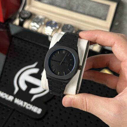 Aura black watch