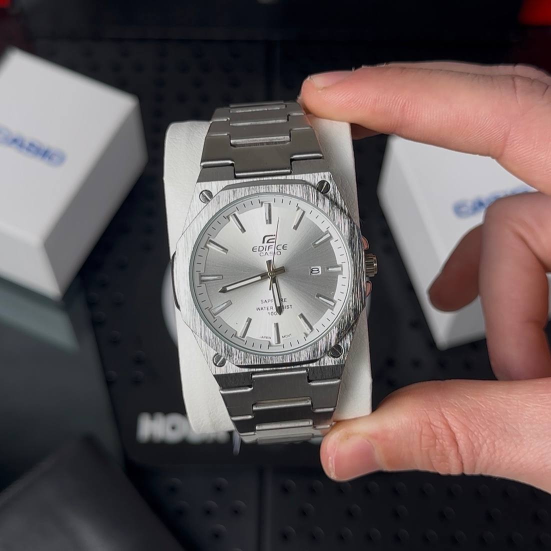 photo_5764819269676895400_y